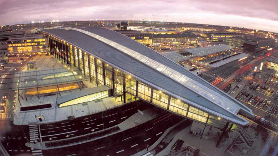 Flachdach beim Copenhagen-Airport.