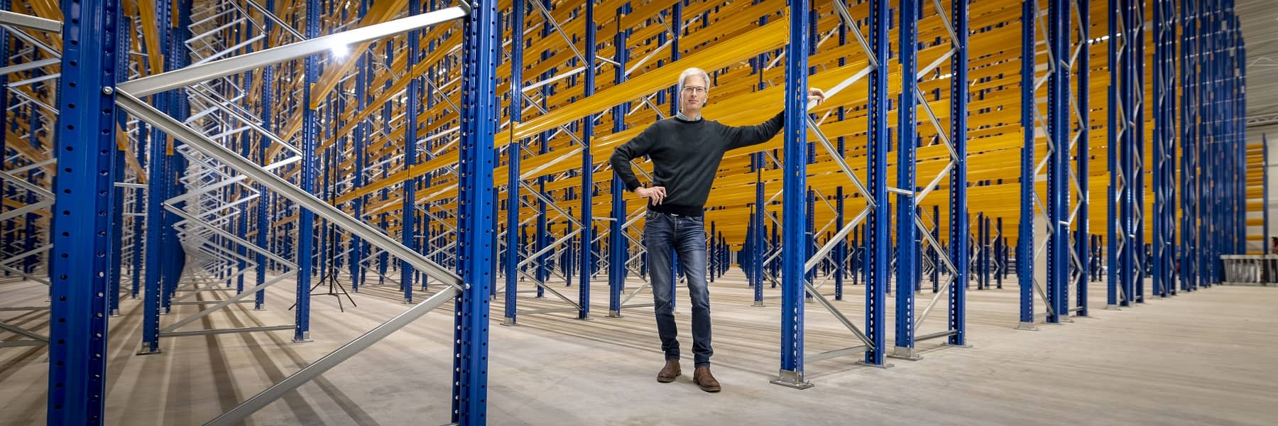 Koen Gudde in DC Ede van Brocacef Healthcare Logistics (BHL)