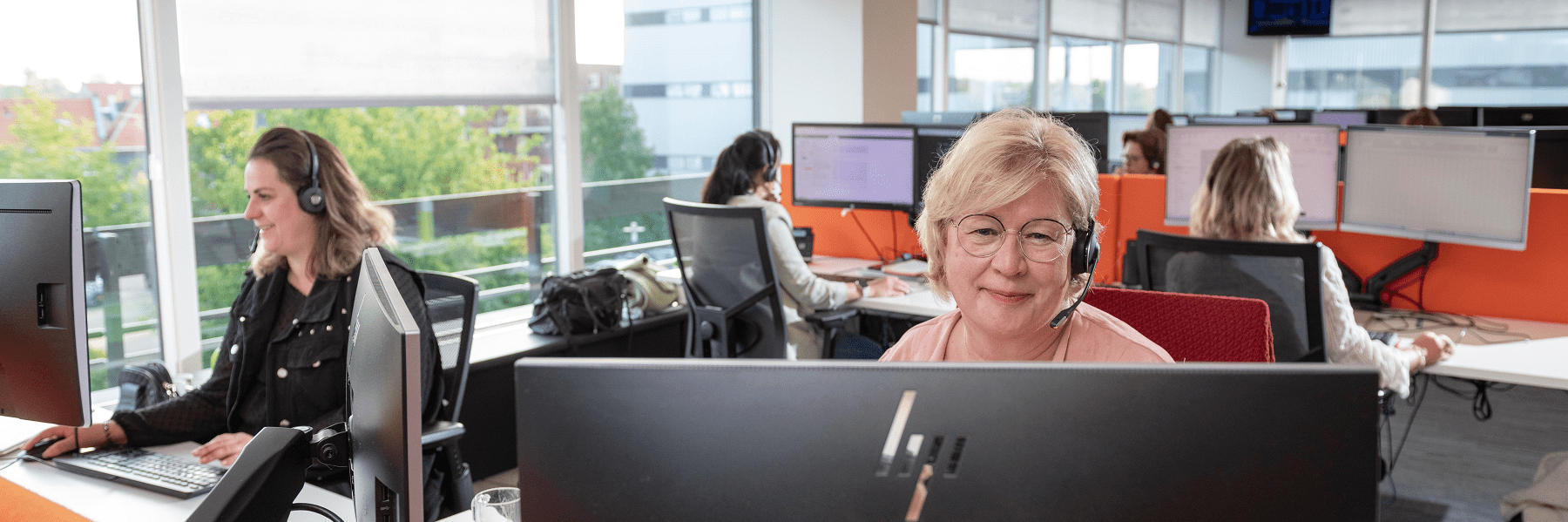 Medewerkers van de afdeling contact en support