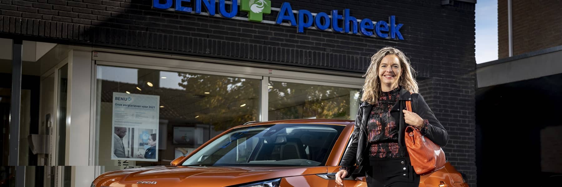QA adviseur Mathilde voor apotheek met auto
