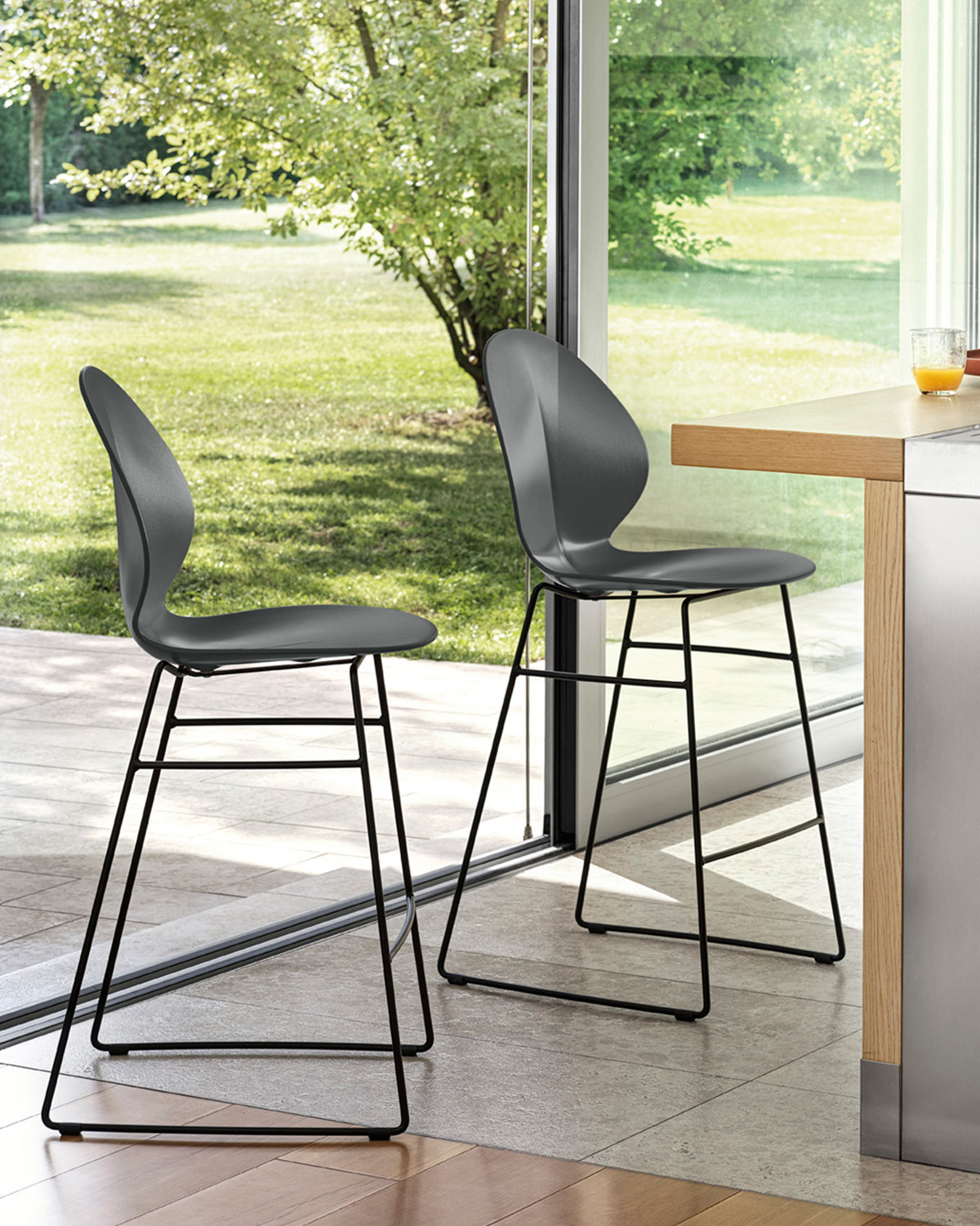 Basil_cs1354_P15_P16