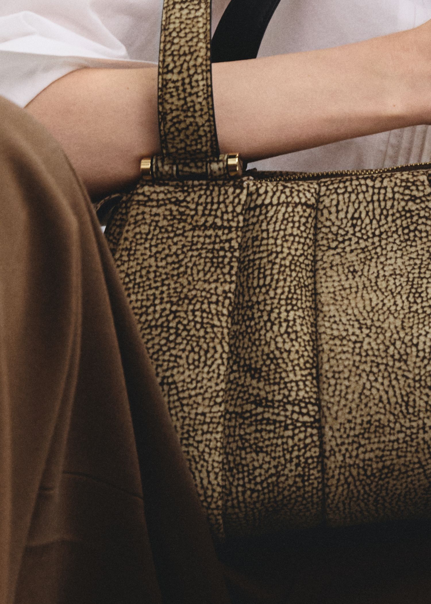 COMPONENT_SCROLLABLE_HERO_CARD_Borbonese x Calligaris_2