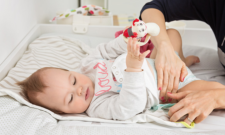 Selles bébé: couleur, fréquence, ce qu'ellessignifient | Pampers FR