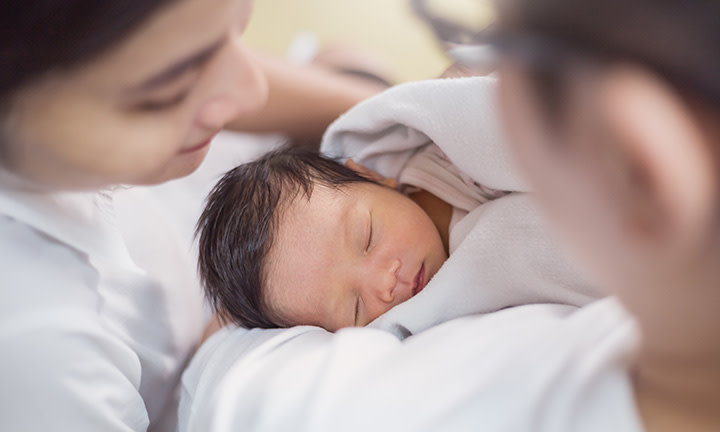 Tout Savoir Sur La Jaunisse Du Bebe Pampers Fr