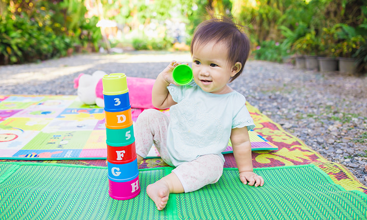 La Motricite Fine Chez Le Bebe Et L Enfant Pampers Fr