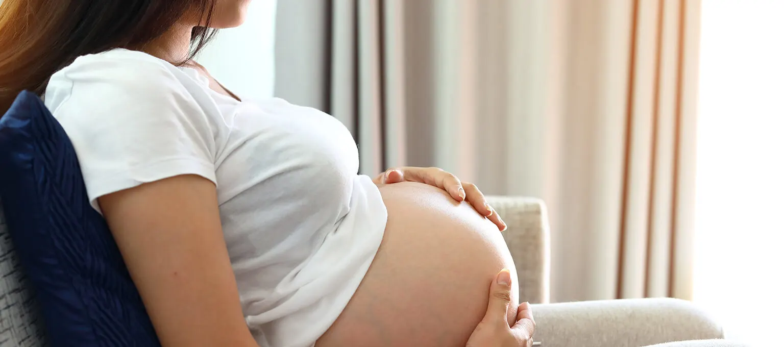 Femme enceinte avec effacement du col de l’utérus