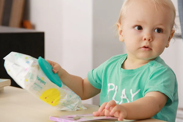 qu-y-a-t-il-dans-les-lingettes-de-mon-bebe-1-600x400 qu-y-a-t-il-dans-les-lingettes-de-mon-bebe