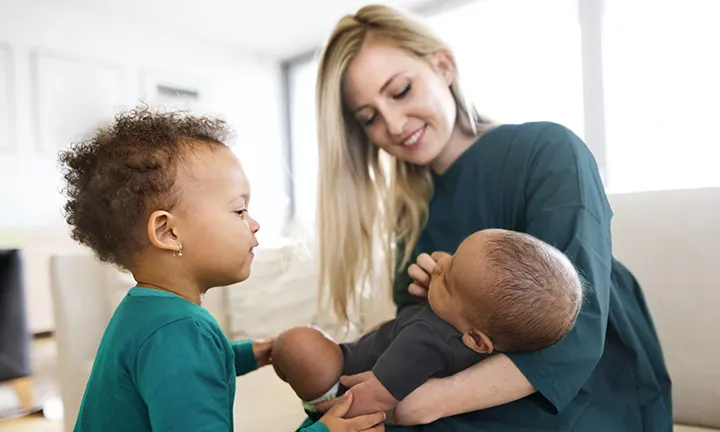 Quel âge pour un nourrisson, un bébé et un tout-petit