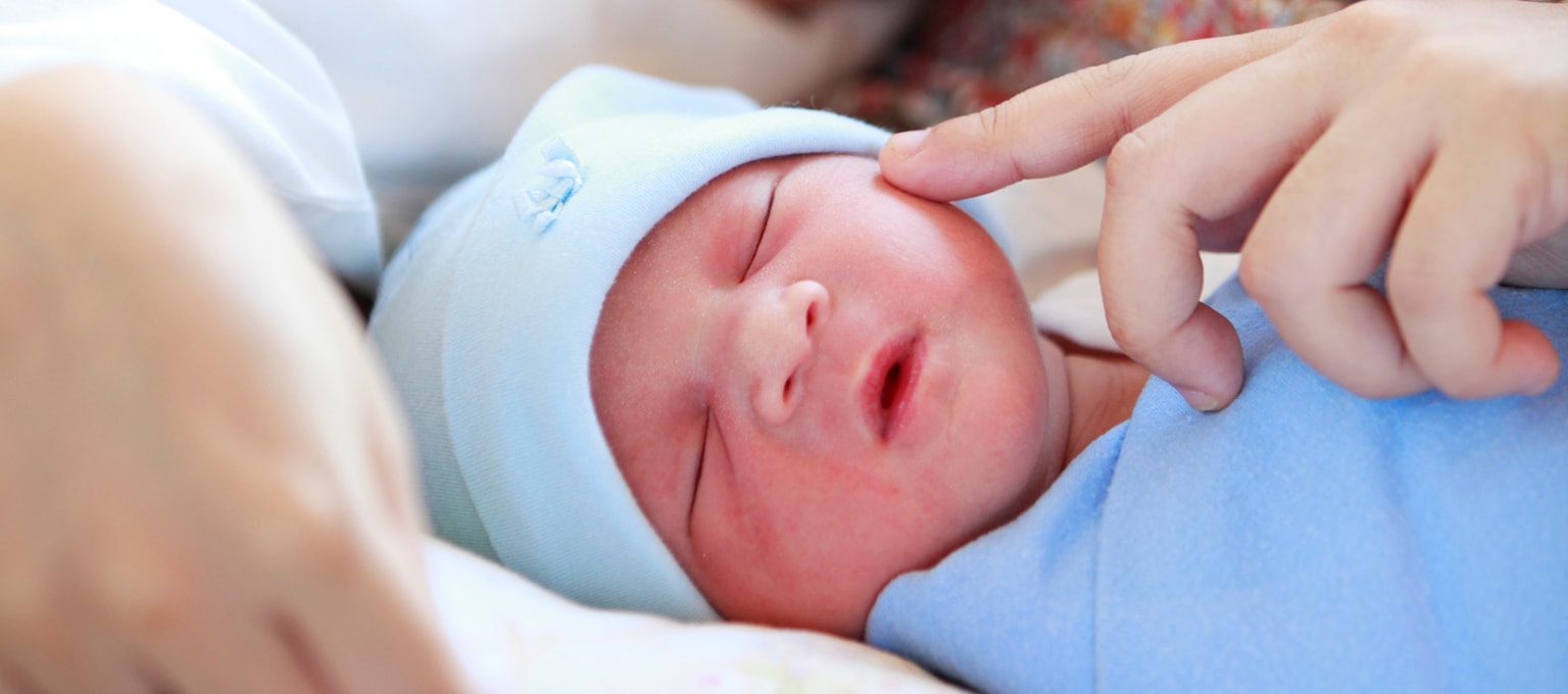 Developpement De Votre Bebe Premature A La Maison Pampers