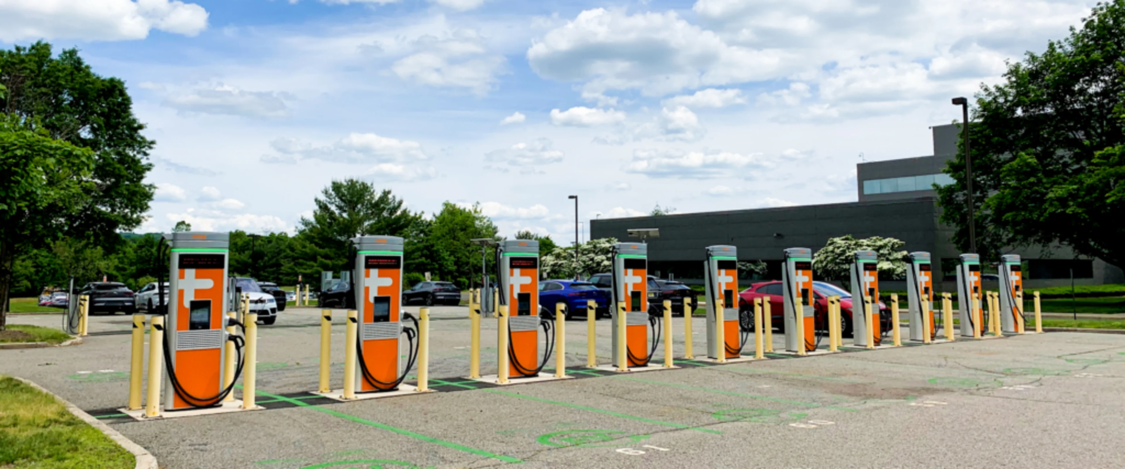 6 decisions for buying commercial EV charging stations image