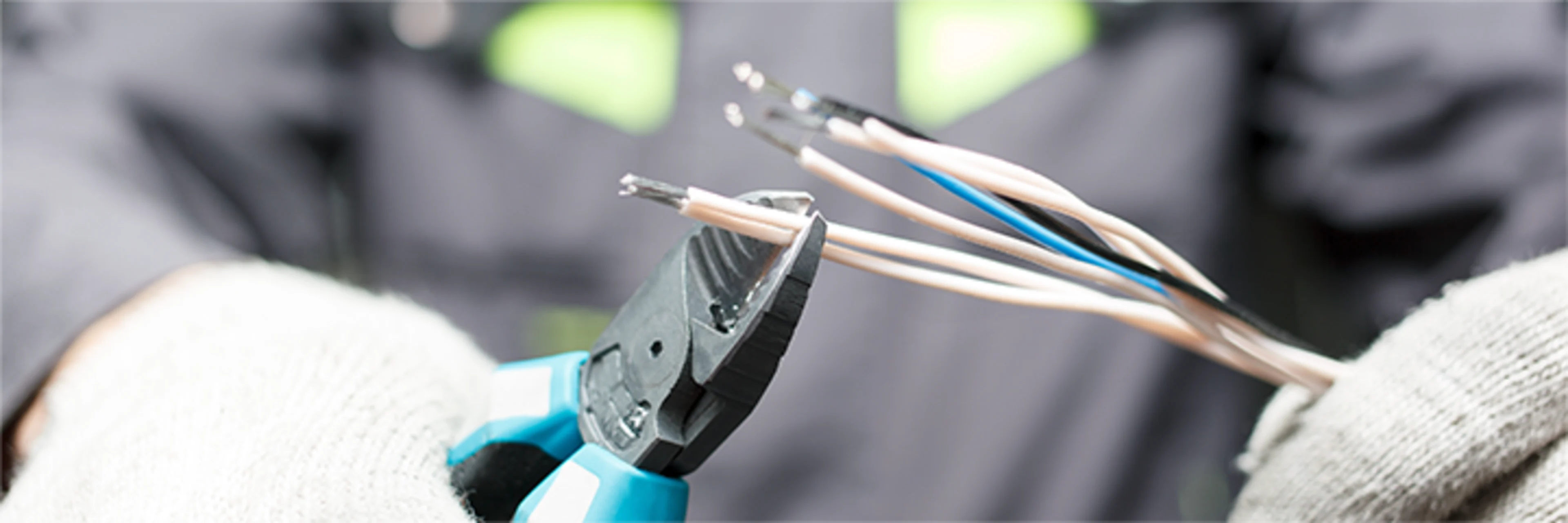 5 reasons to join the electrical industry image