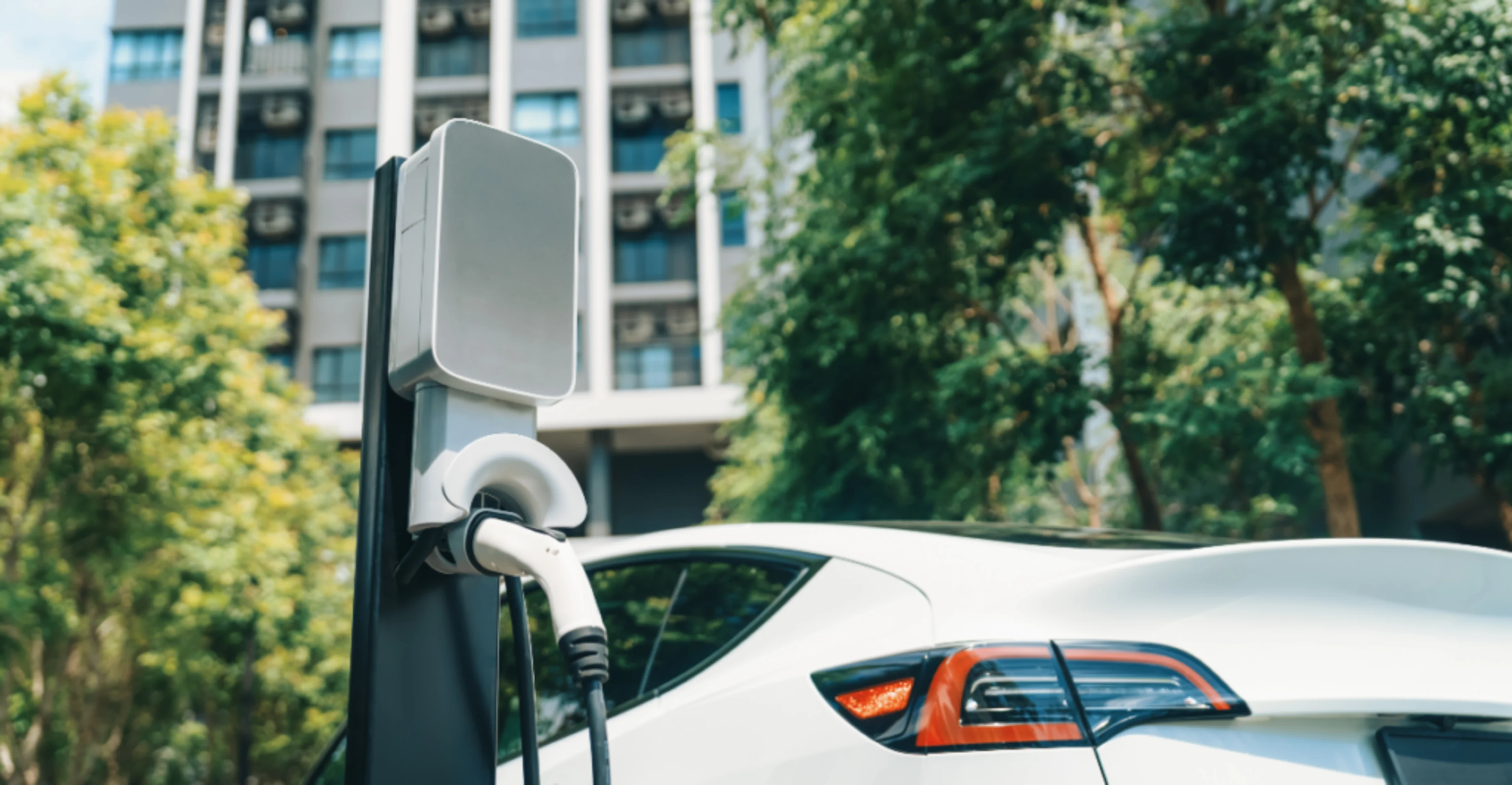 Top 5 reasons to install EV chargers at multi-unit dwellings image
