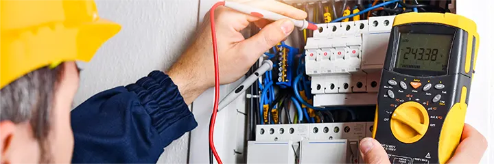 5 reasons to join the electrical industry image