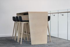 Meggitt - Stools with bench
