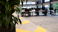 ARCO - Desks with plant