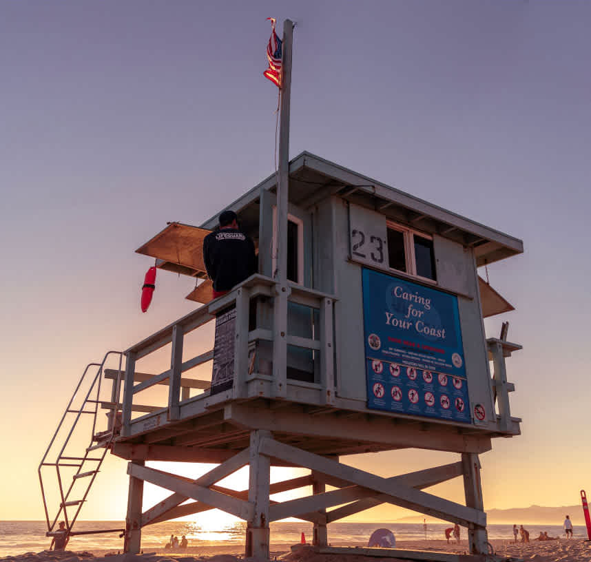 8_lifegaurd_tower