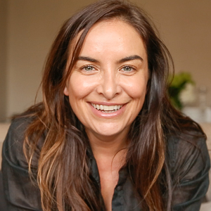 How To Apply "Cool Girl Blush"