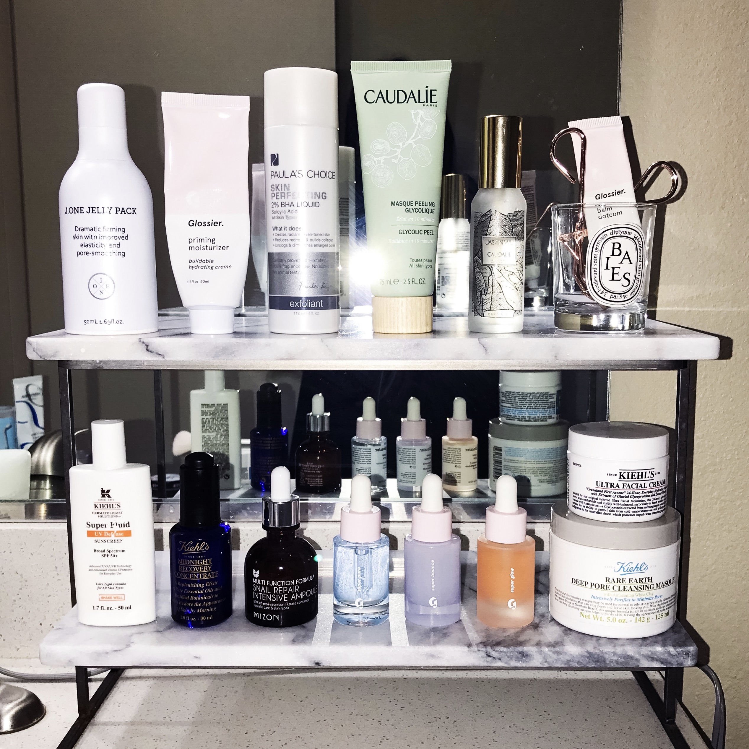 The Hollywood Assistant With An Affordable At-Home Facial Dupe