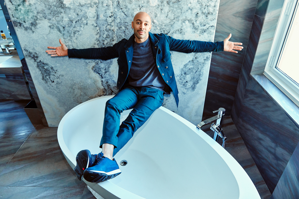 Sir John, Makeup Artist