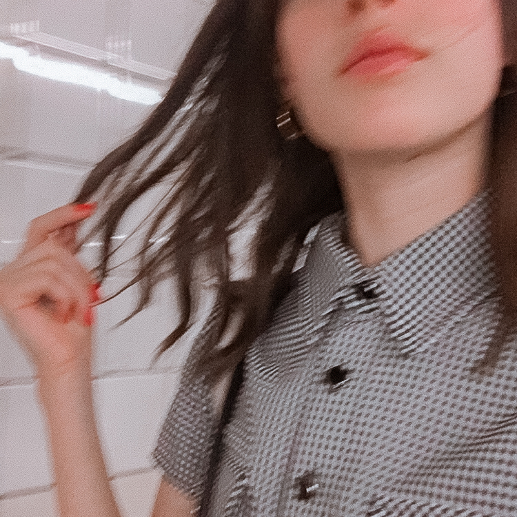 A Double Endorsement Of Leonor Greyl's Banana Milk Shampoo