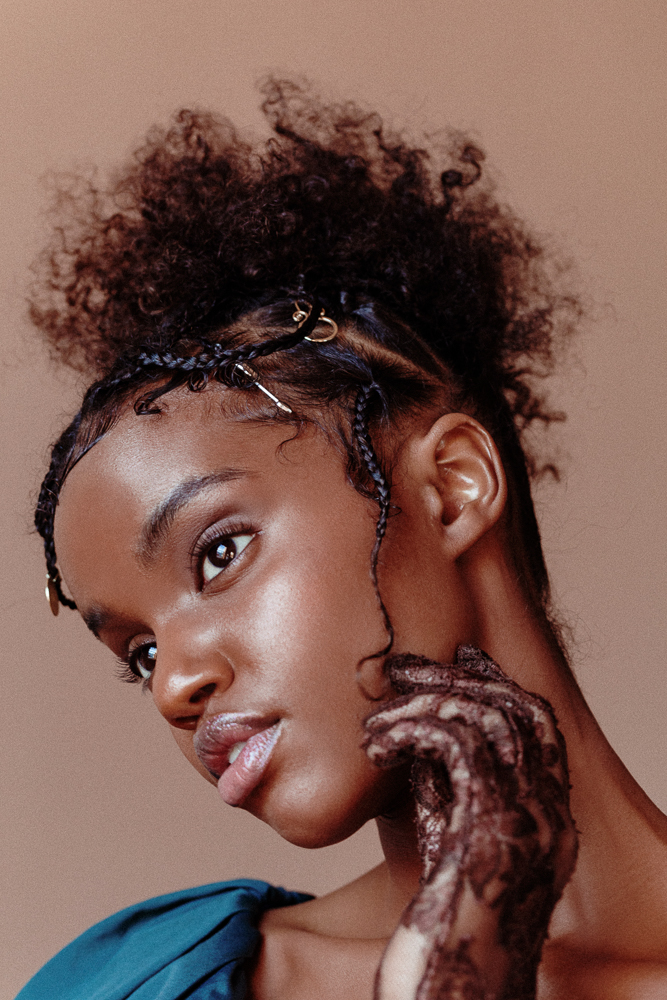 how-to-style-your-baby-hairs-into-the-gloss