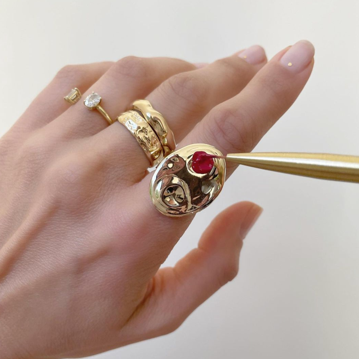 This Ring Makes It Easy To Expand Your Palette