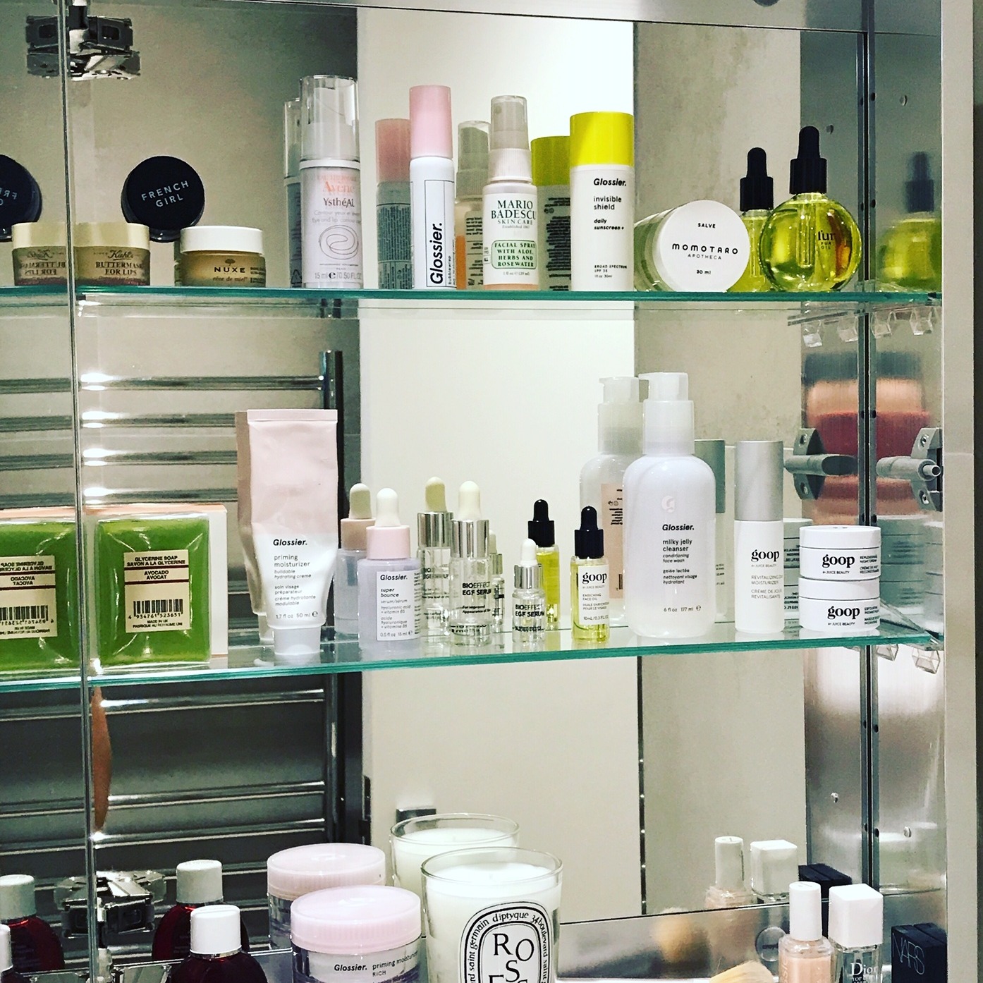 The Tech Writer Who Applies Eyeshadow With Both Eyes Closed