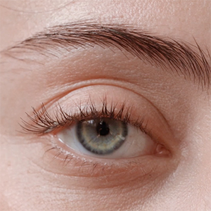 Now That You're Sold On Fake Lashes, Here's How To Apply Them