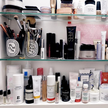 The Swiss Stylist Who Masks Her Jawline