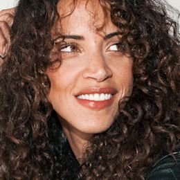 Noémie Lenoir, Model