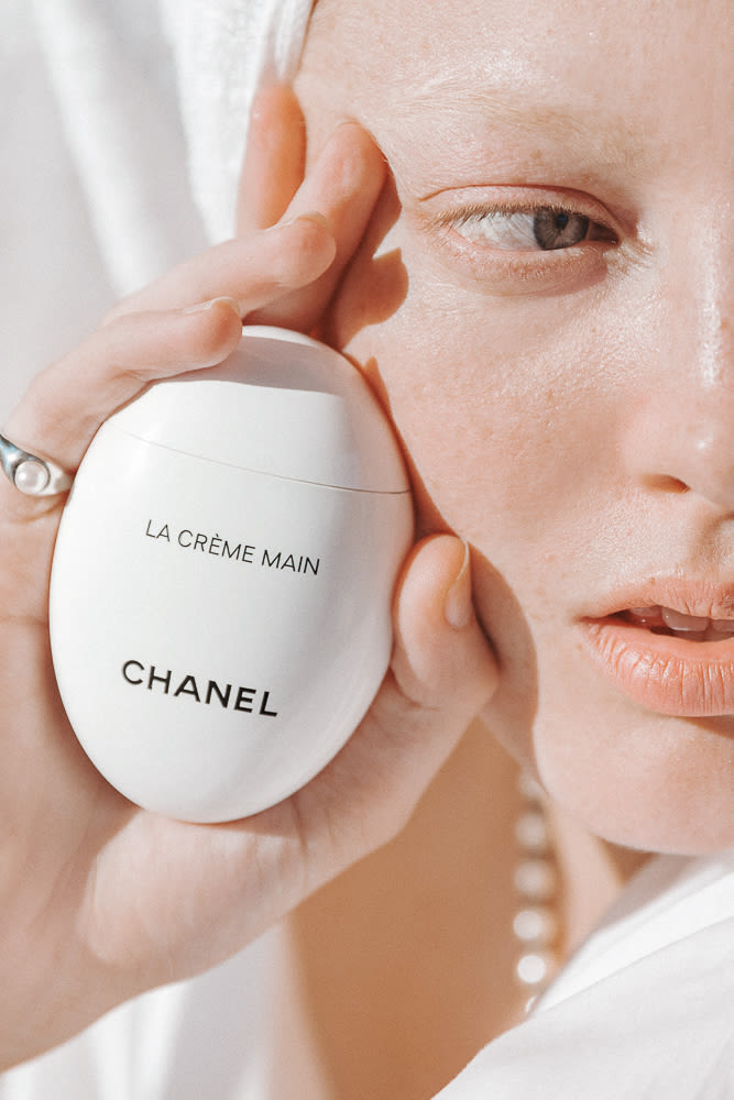 CHANEL LA CREME MAIN TEXTURE RICHE REVIEW - hand cream 