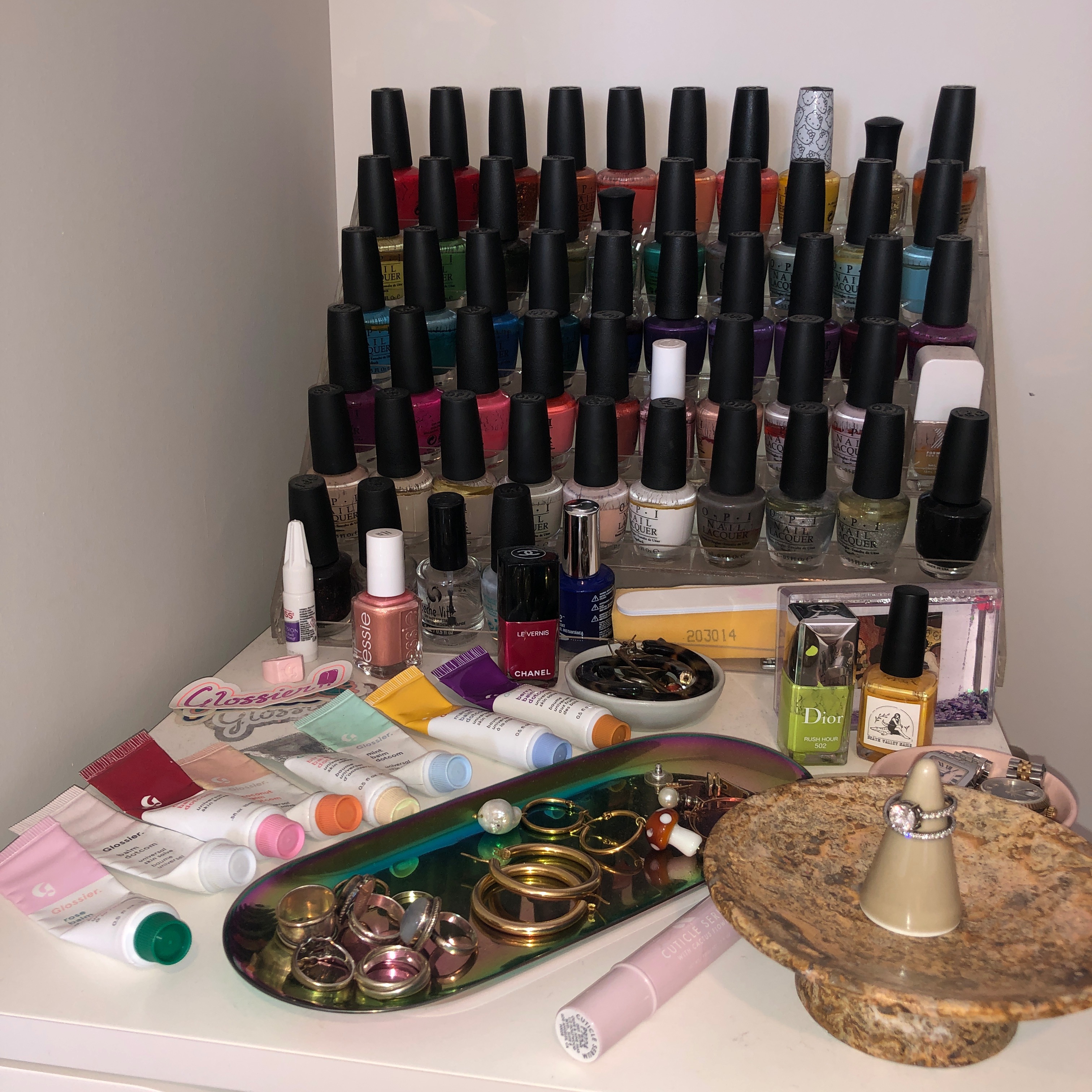 The Glossier Content Manager Who Never Skimps On Beauty 