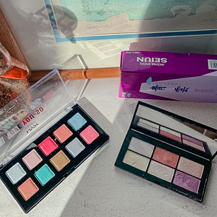 The Soon-To-Be Lawyer Who Uses Pink Lipstick To Spark Conversation