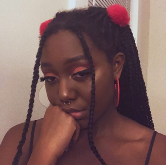 The Student Who Mixes Makeup & Meditation