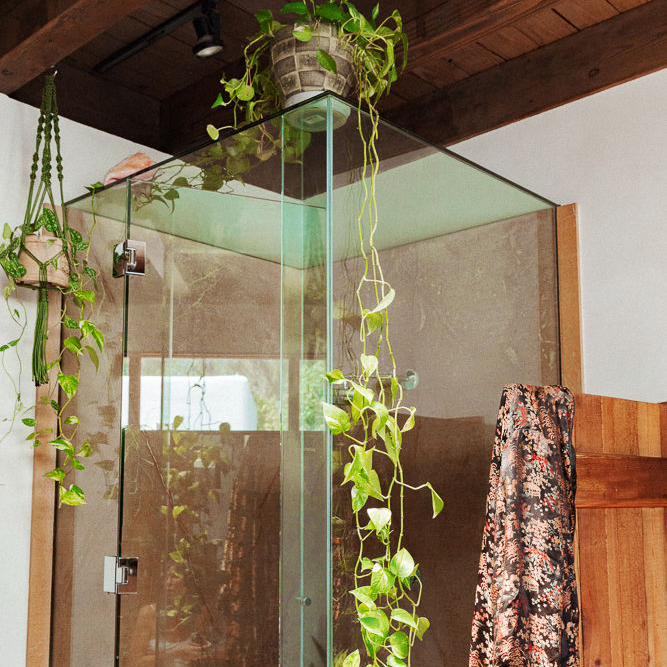 Point/Counterpoint: AM Showers vs. PM Showers