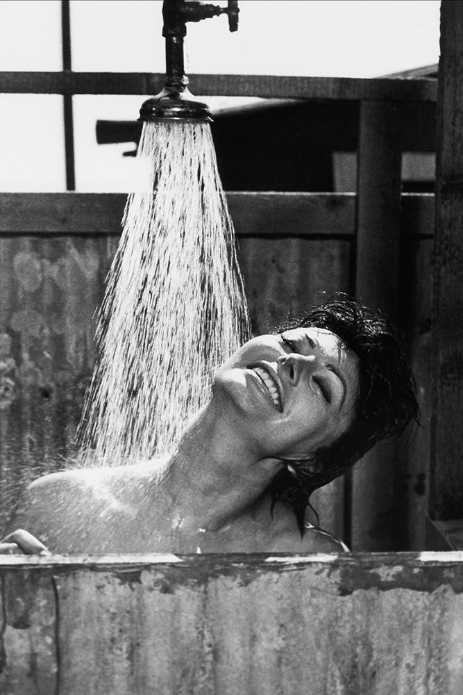 Hate Showering? Try These Products Into The Gloss