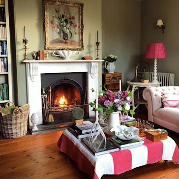 The Vintage Trader Who Gardens In Ruby Woo