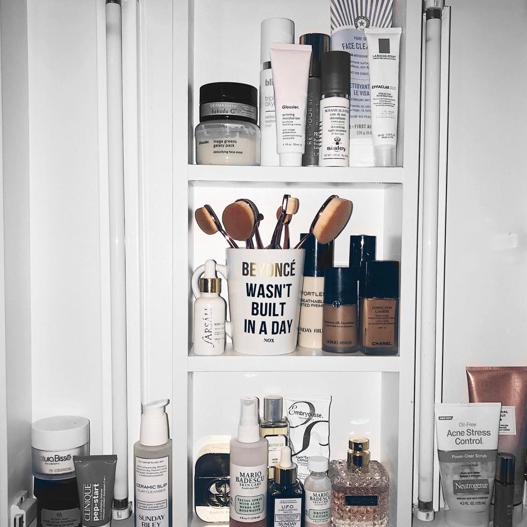 The Pageant Alum With The Instant Depuffing Technique