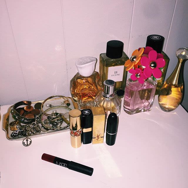 #ITGTopShelfie: Writer Claudia McNeilly's Beauty | Into The Gloss