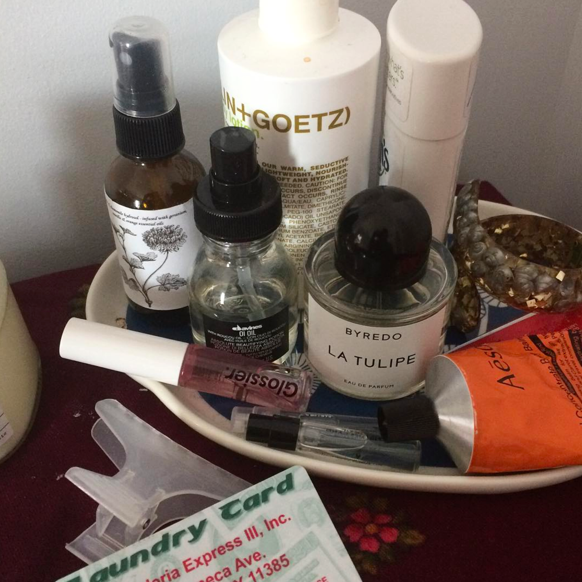 The Artist With The '90s Supermodel-Inspired Beauty Routine