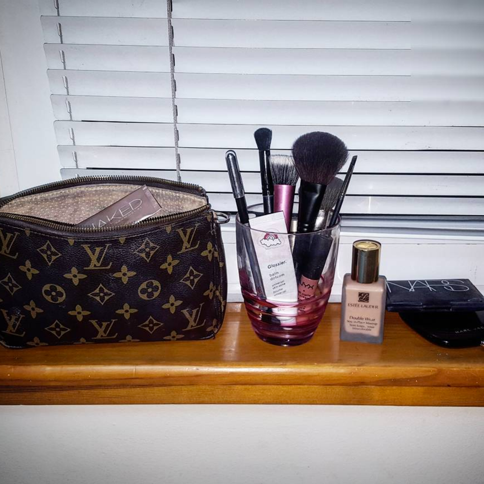 The Radio Show Host With The Fluffy Lash Technique