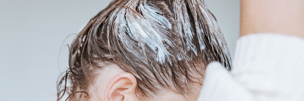 How To Treat Your Dry, Flaky Scalp