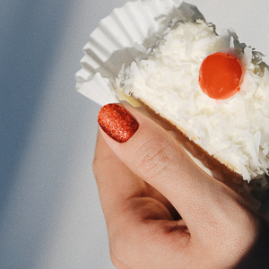 Gelcream Holds Doughnuts + Wears Glitter