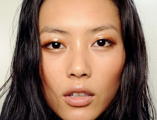 Beauty Chemistry: Glossy Lids