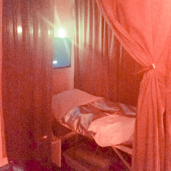 LA's Urban Sweat Lodge Shape House, Reviewed | Into The Gloss