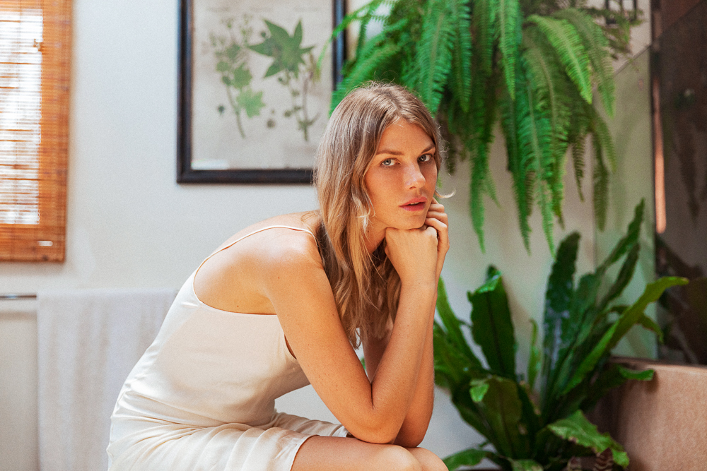 Angela Lindvall, Model