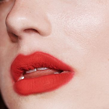 Blur The (Lip) Line