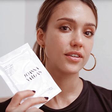 See Jessica Alba Prep Her Skin For Makeup