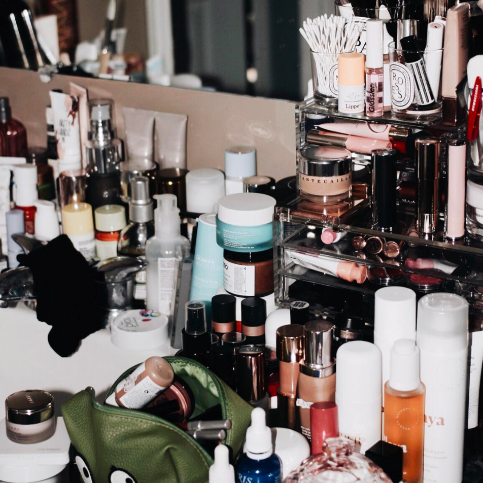 The Medical Assistant With The Anti-Frizz Trick