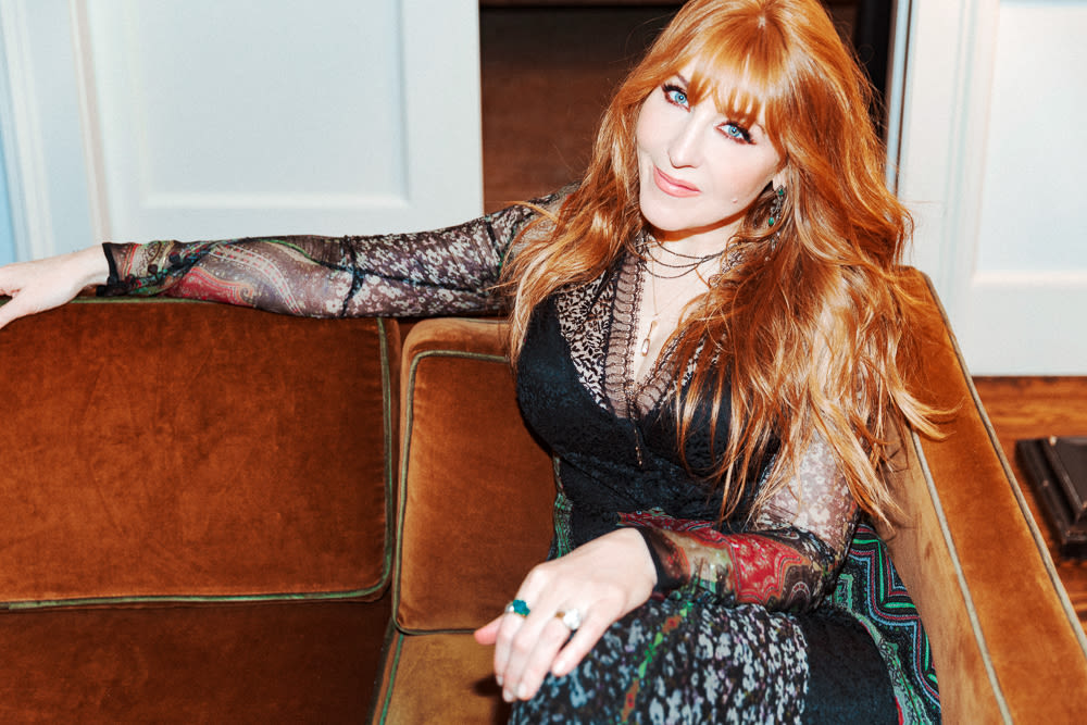 Video: Charlotte Tilbury's Routine For A Night | Into The Gloss